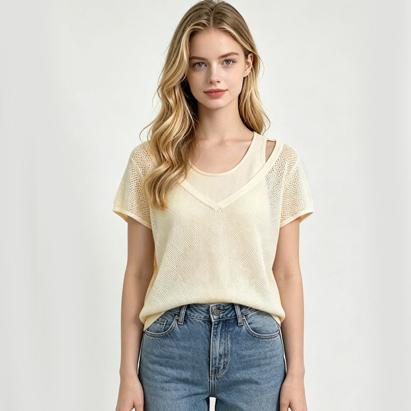 V-neck Short-sleeved Knit Top