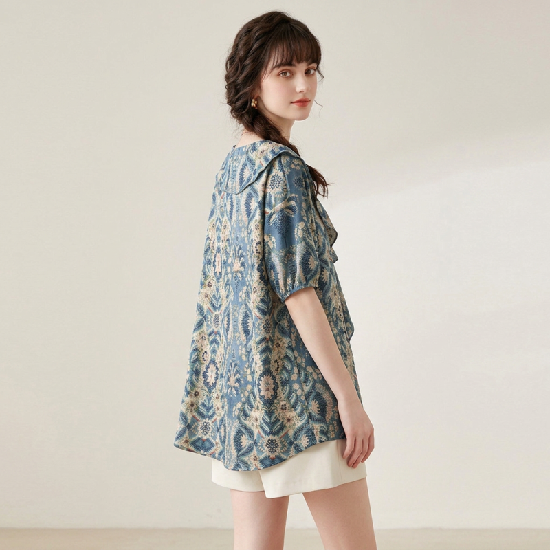 Fashionable Ruffled Top