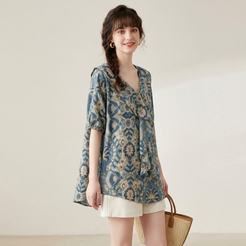 Fashionable Ruffled Top